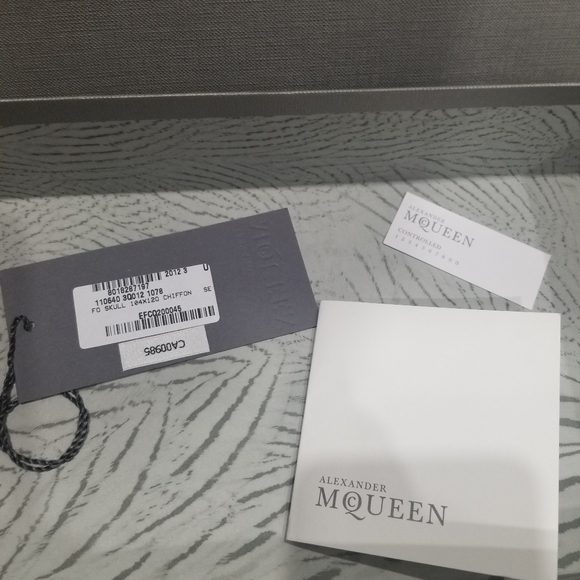 McQueen Knuckle Box Chiffon Clutch - Picture 7 of 9